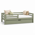 Letto per bambini rettangolare con sponde e cassetto verde salvia in legno massello di pino 145 x 75 x 60 cm per materasso 140 x 70 cm